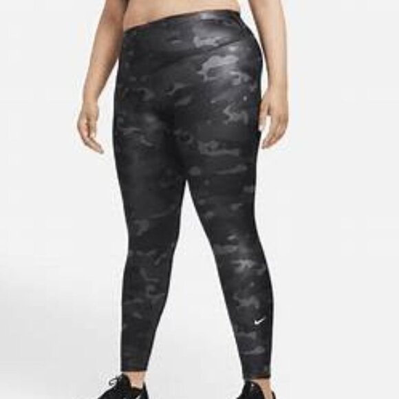 NWT! Plus Size Nike Leggings - Picture 1 of 9